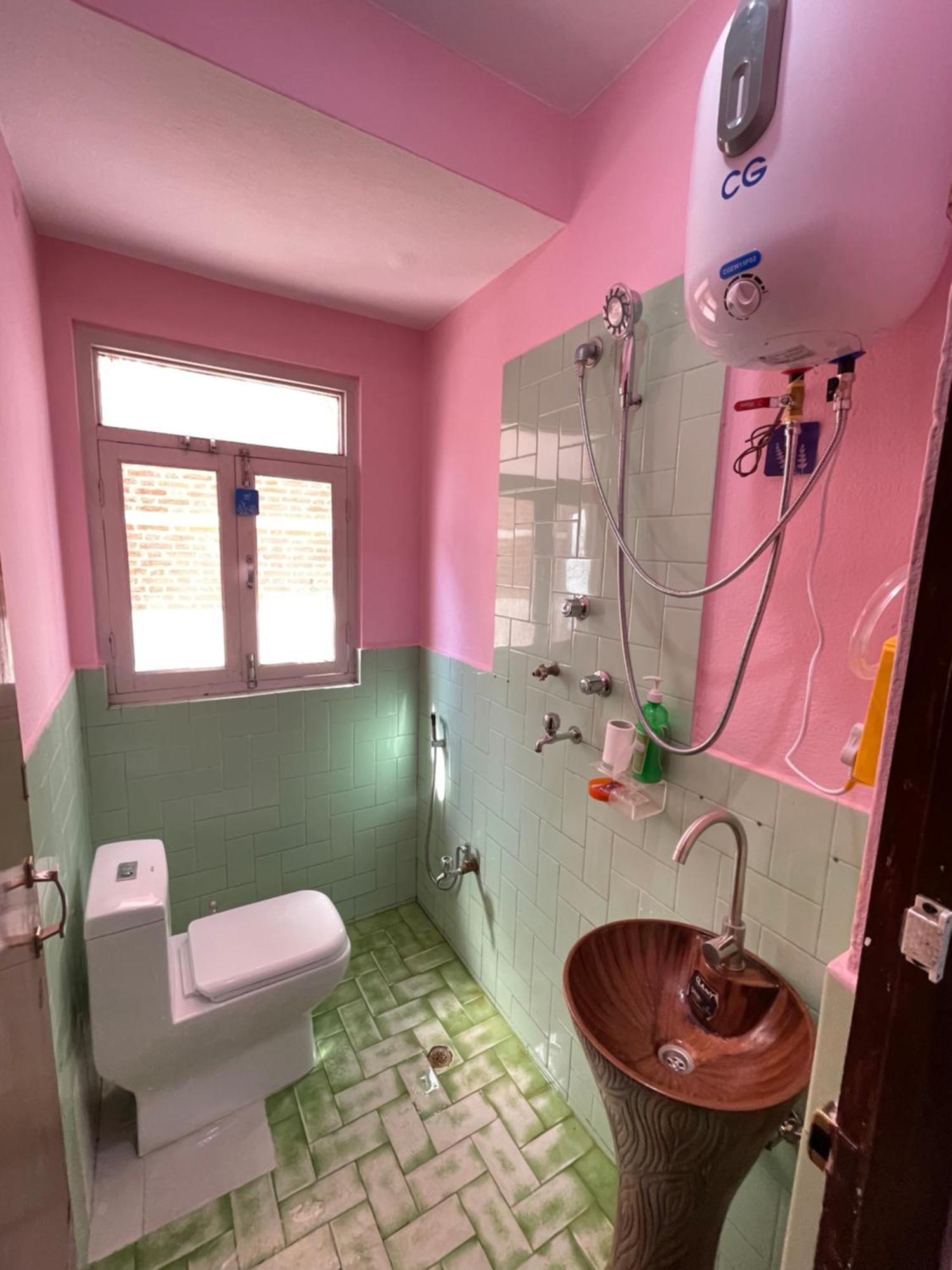 Andrew Home Katmandou Extérieur photo